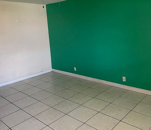 5th image of 3761 Cardinal Blvd #9