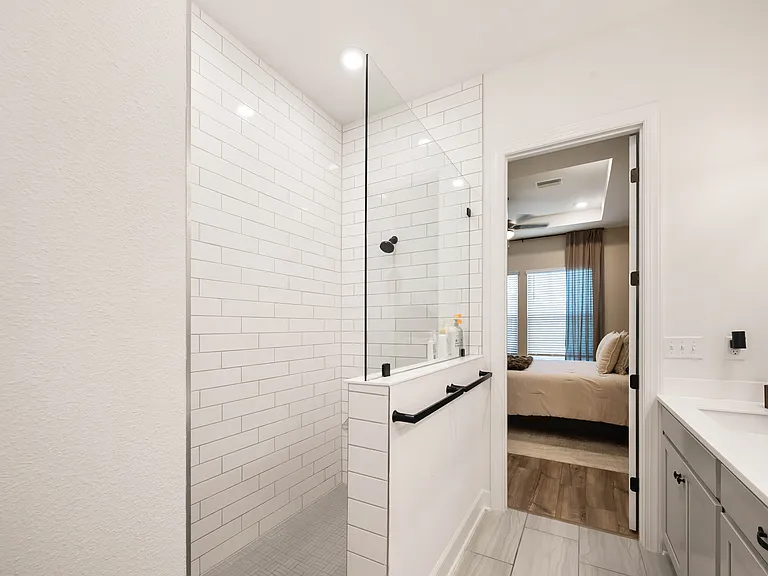 118 Latham Dr — Photo 20