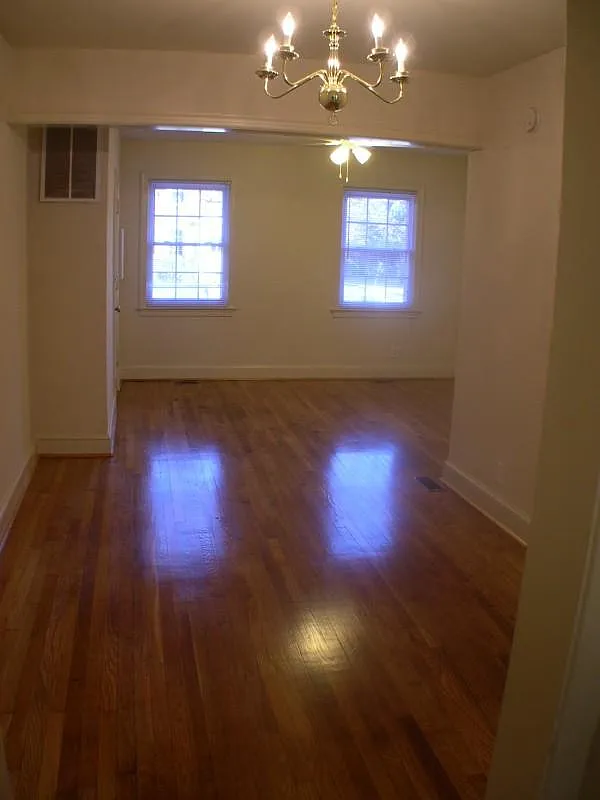 2 bed, 900 sqft, $2,295 — Photo 2