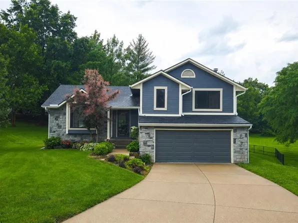 4208 NW Jonathan Ct, Blue Springs, MO 64015