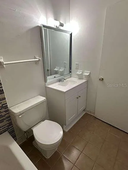 1000 Lake Of The Woods Blvd #205H — Photo 18
