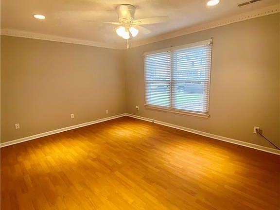 4th image of 601 Thomas Nelson Dr