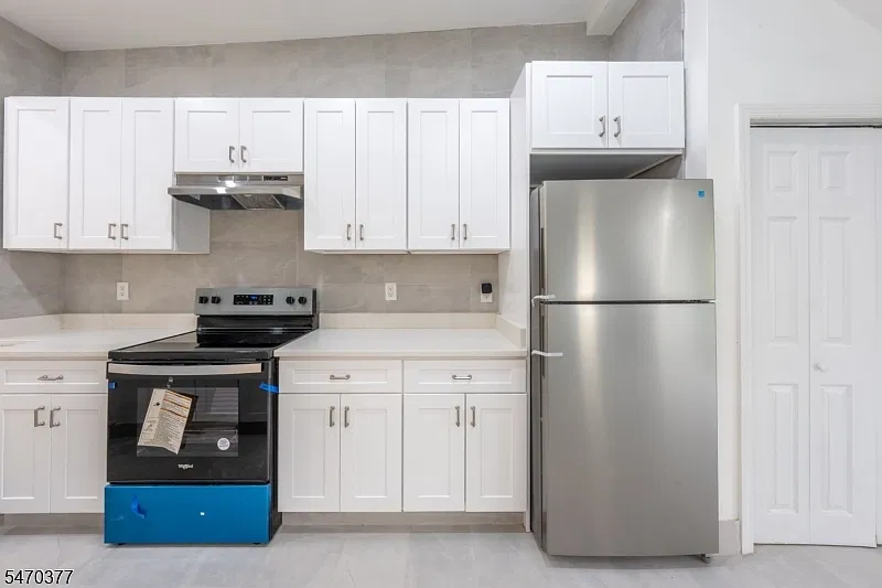 2 bed, 1.0 bath, $1,975 — Photo 3