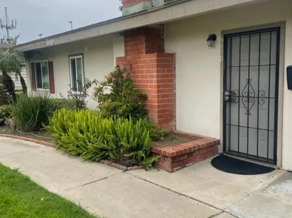 649 W 6th St APT D, Tustin, CA 92780