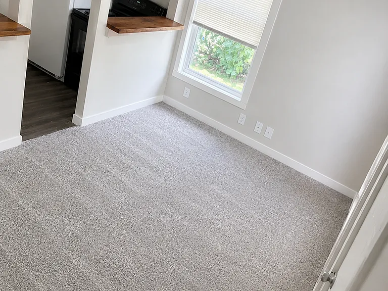 304 N Webb St — Photo 2