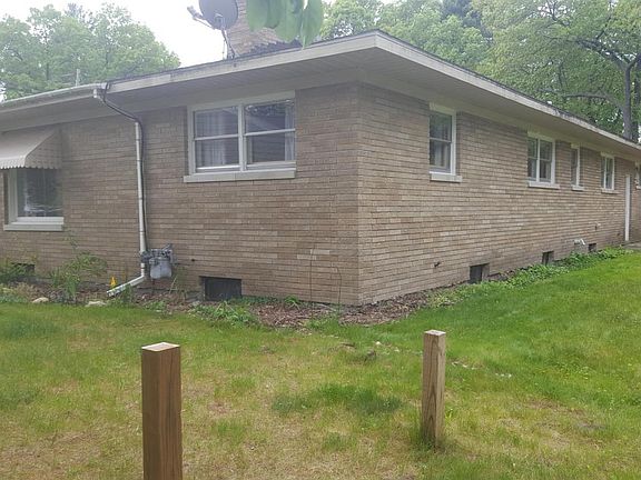4th image of 3090 Fairlawn Ct