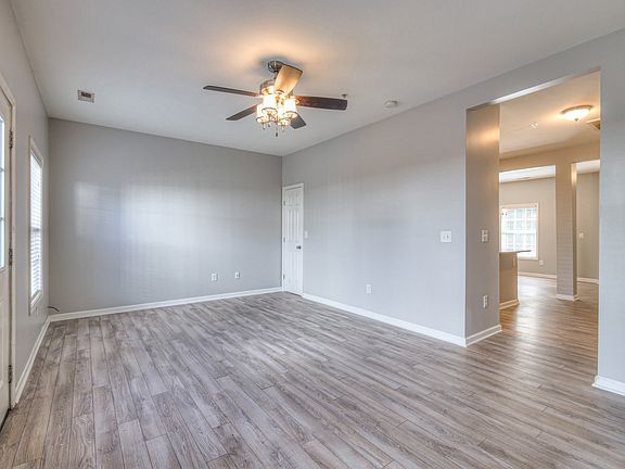 5th image of 4027 Clinton Ln