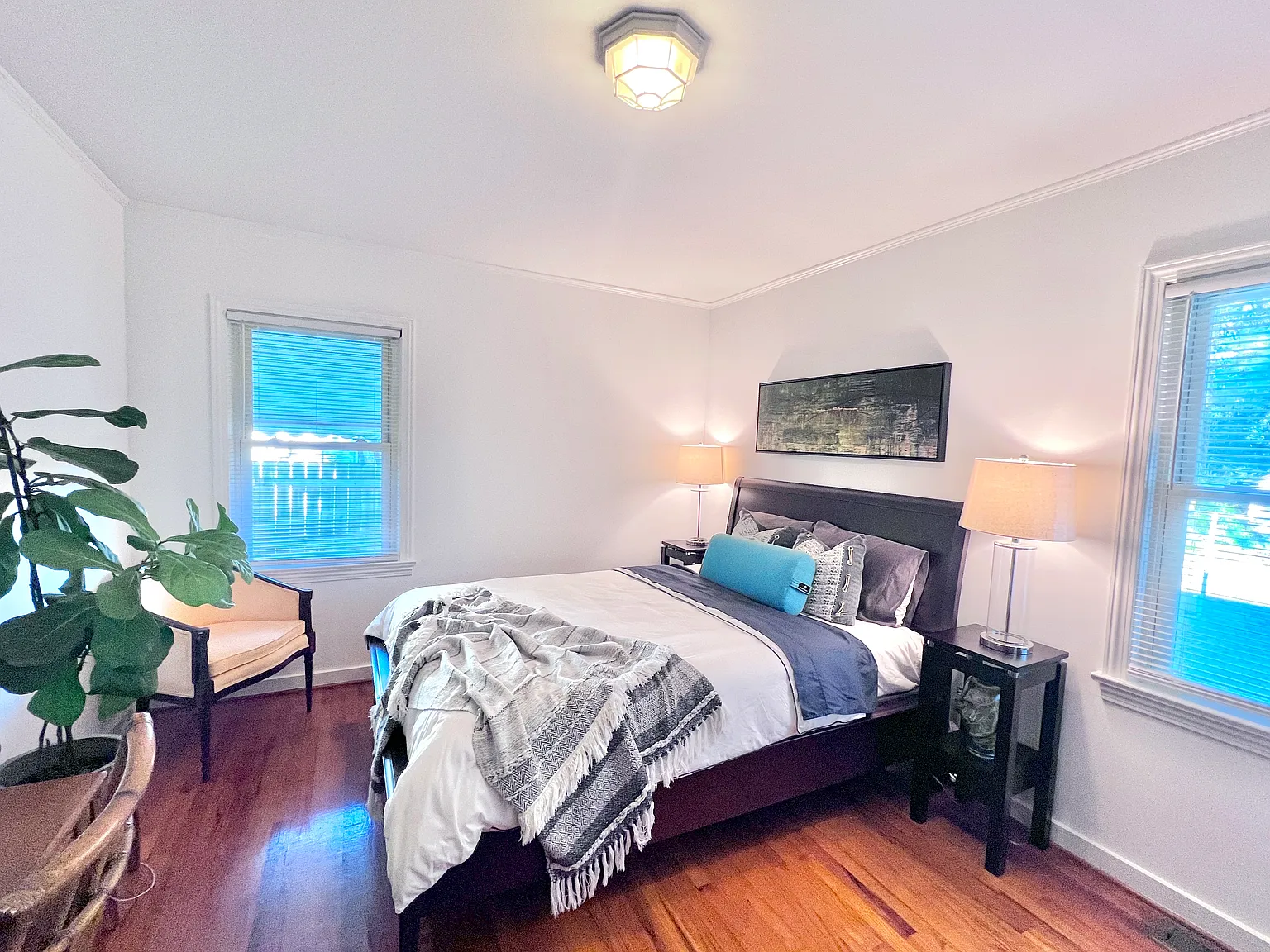 3 bed, 1.5 bath, 1156 sqft, $700 — Photo 2