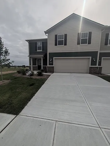 1715 Woods Edge Dr Photo 1