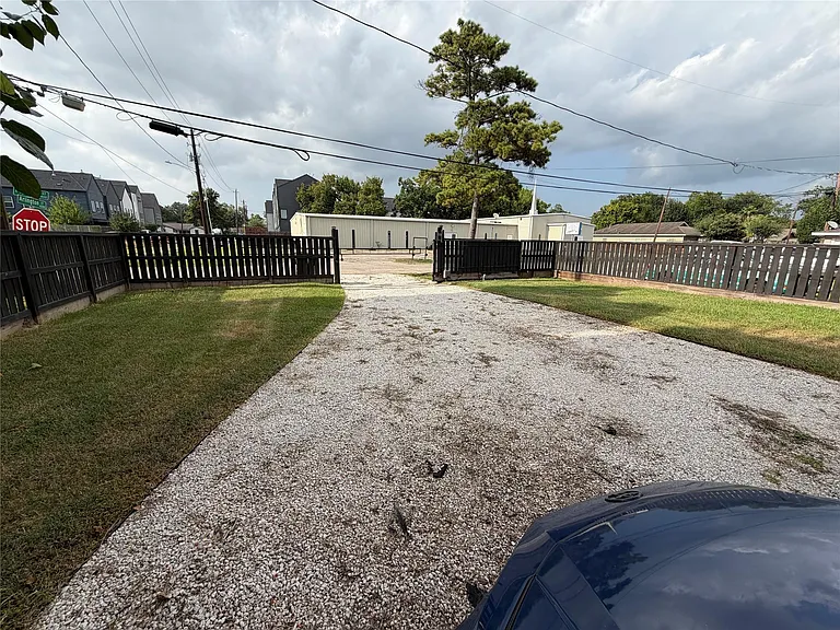 4208 Arlington St — Photo 22
