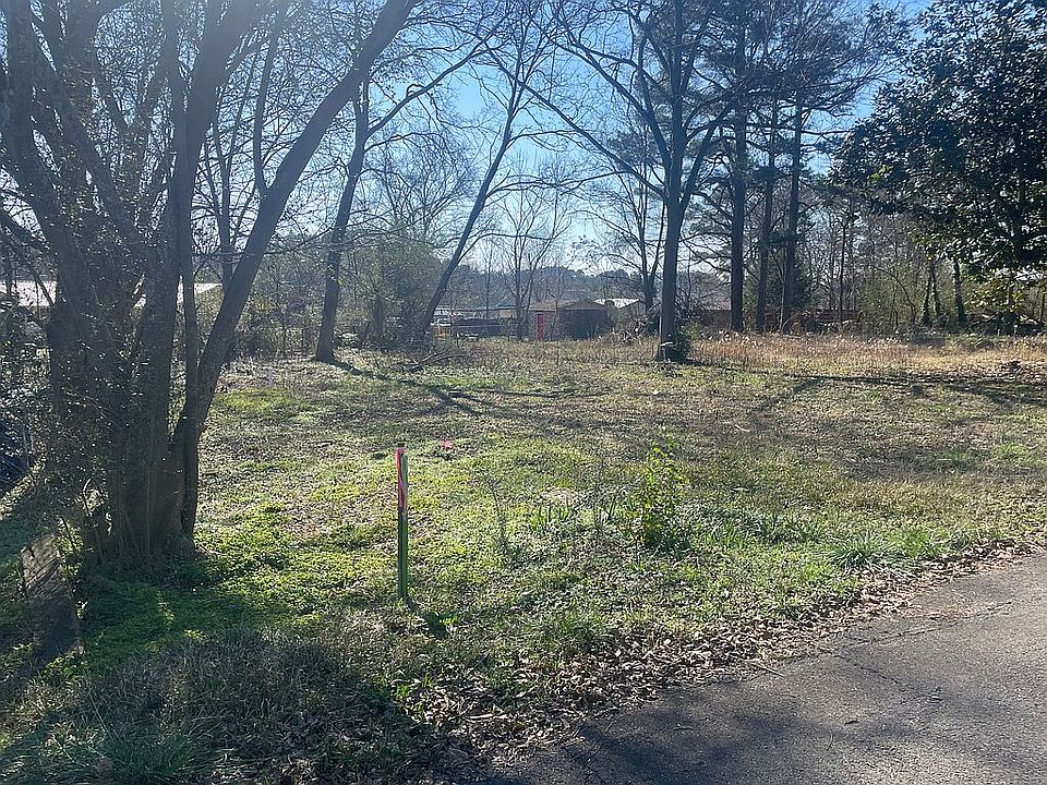 2nd image of 413 3rd Ave NW