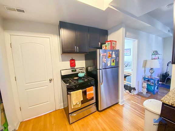3rd image of 4814 N Rockwell St #2118091