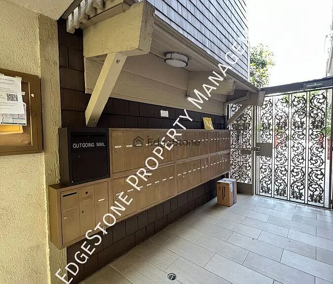 6526 Ocean Crest Dr #A214 — Photo 24