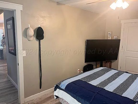 5th image of 1102 Park Ave