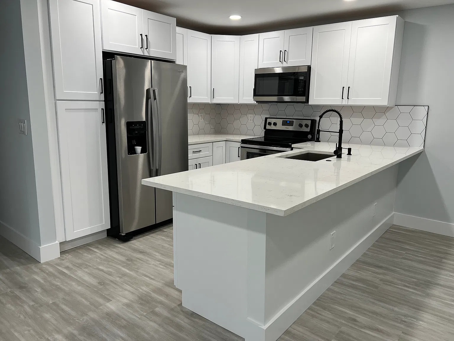 Beautifully Remodeled Apartment $2,350/Month Available December 1st! — Photo 4