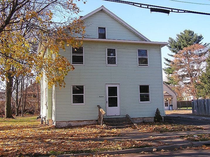 1st image of 13 Ely St
