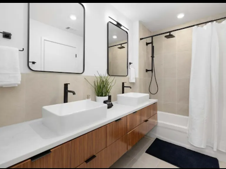 406 SE G St — Photo 7