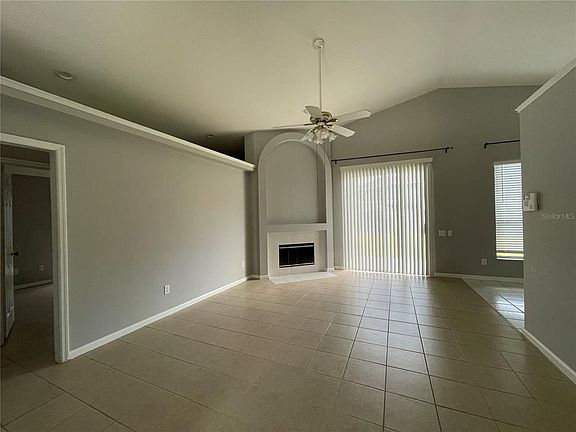 4th image of 163 Oak Grove Cir