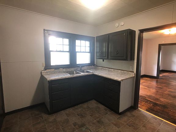 4th image of 25 Bremer Ave