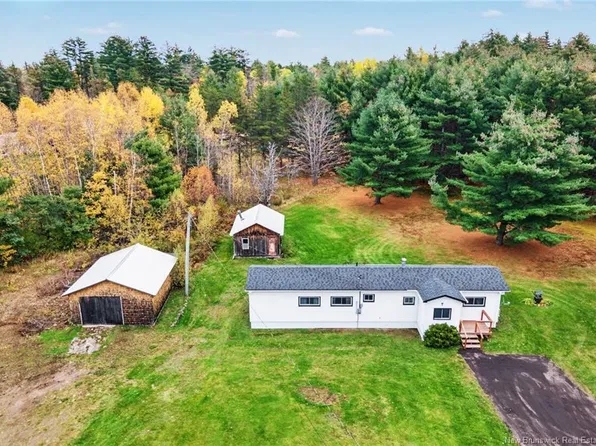 1480 Pleasant Dr, Minto, NB E4B 2V9