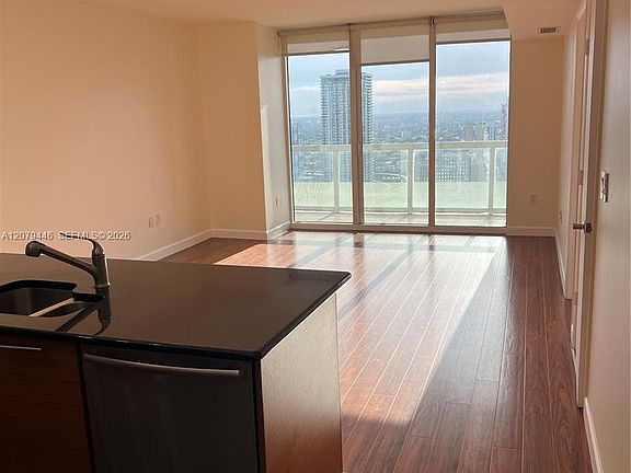 3rd image of 50 Biscayne Blvd