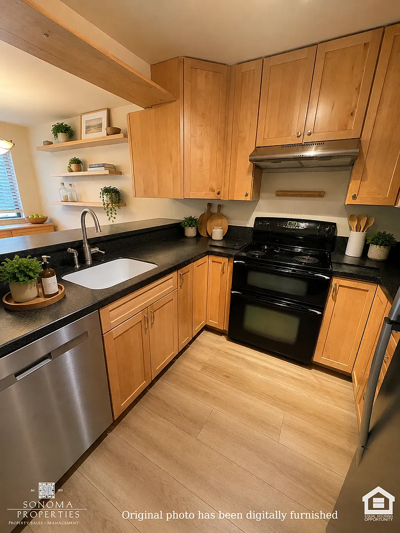 Charming Downtown Sonoma Condo 2bd/1ba Water & Garbage Paid! — Photo 3