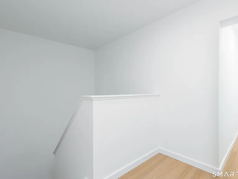 28 Townsend St — Photo 36