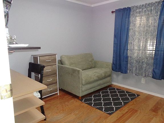 9th image of 701 Nipton Rd