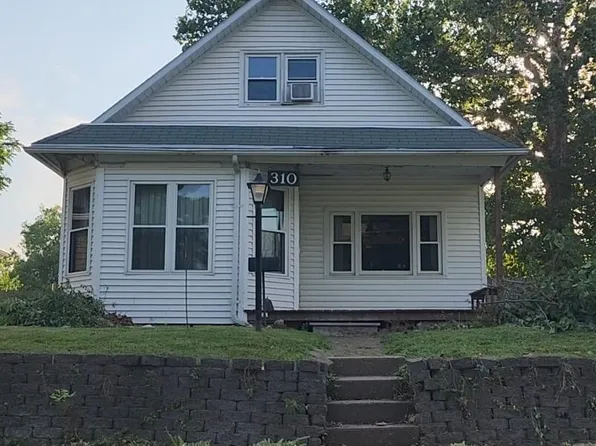 310 Fletcher Ave, Muscatine, IA 52761