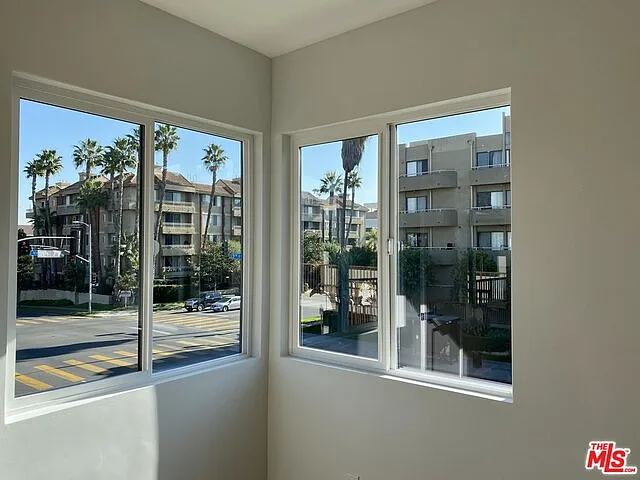 3207 W 3rd St #7 — Photo 12