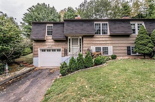 1st image of 32 Pebble Dr #32