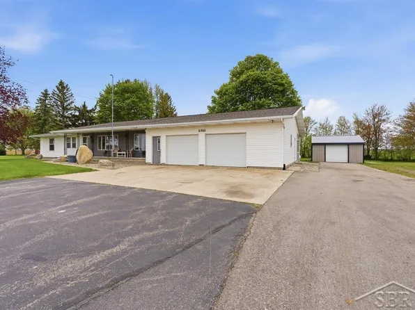 3751 N Mackinaw Rd, Pinconning, MI 48650