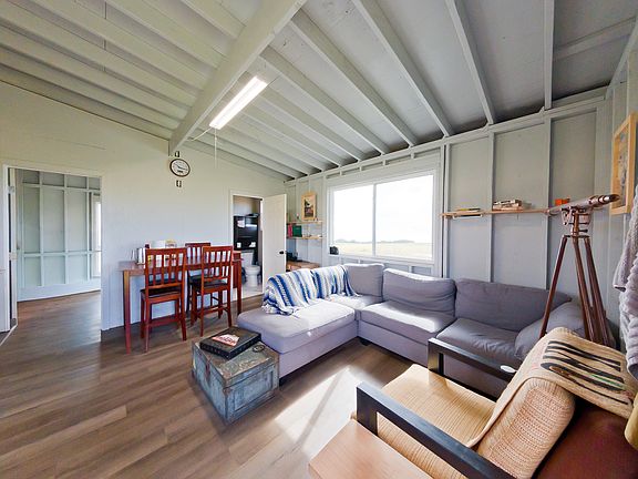 3rd image of 95-4165 Halemauna Rd