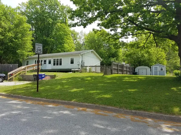 18 Bayview Rd, Colchester, VT 05446