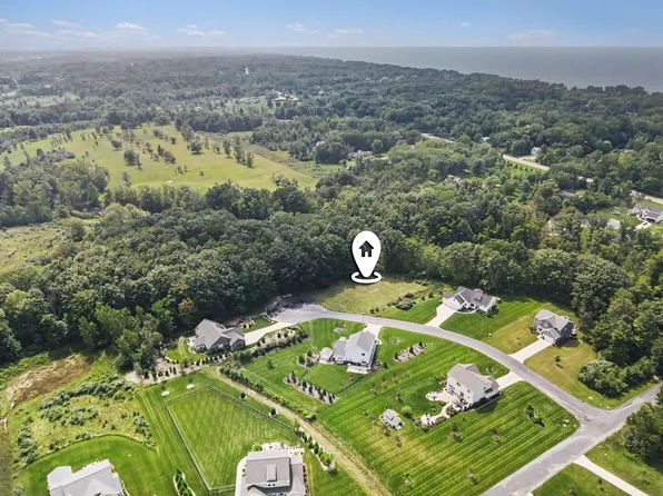 504 Big Sable Dr, South Haven, MI 49090