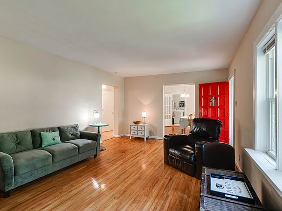 4th image of 226 Hickory Grove Blvd