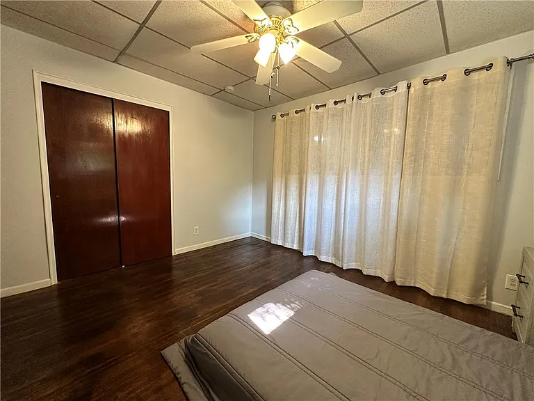 1515 Livingston St — Photo 16