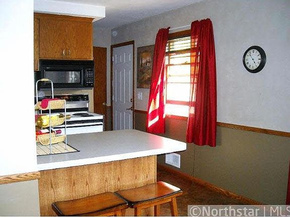 3rd image of 2288 Orchard Lane N