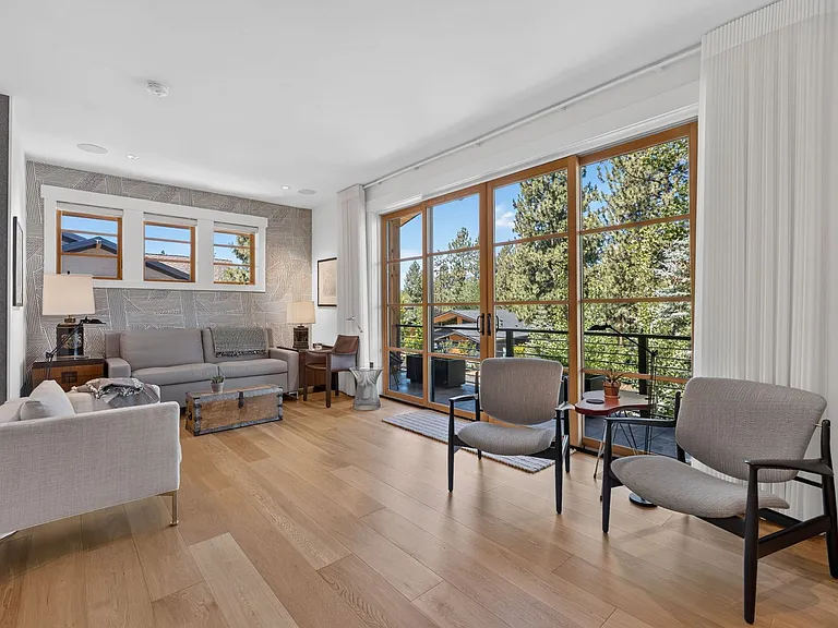 19077 Mount McLoughlin Ln — Photo 20