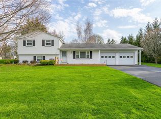 1104 Cherry Hill Ln, Webster, NY 14580