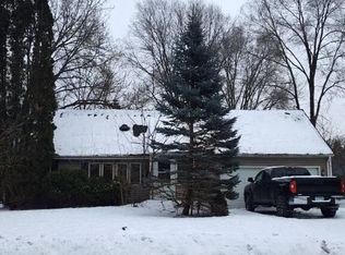 2420 Saint Albans St N, Roseville, MN 55113