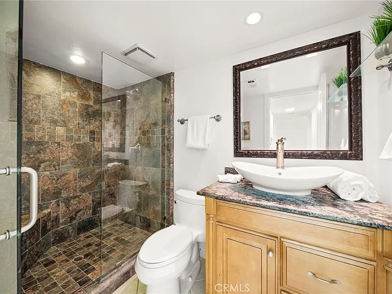 731 Langer Dr — Photo 22