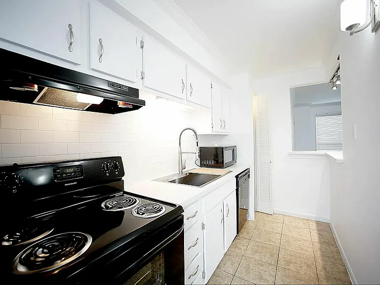 Forest Oaks Apartments — Photo 9