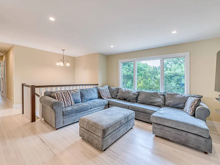 55 Shinnecock Rd #A — Photo 6
