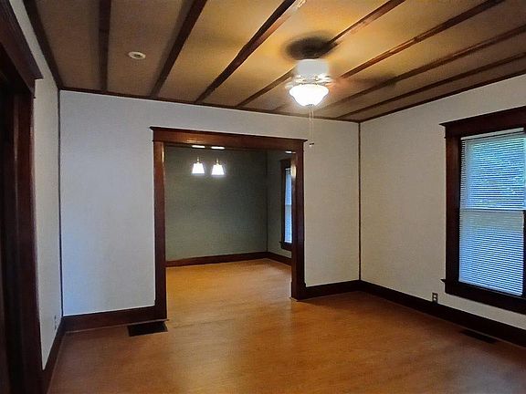5th image of 2618 Washington Ave