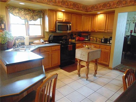 2nd image of 120 Tara Dr