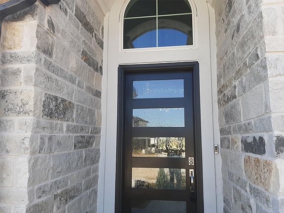 4th image of 7575 Pemberley Ct