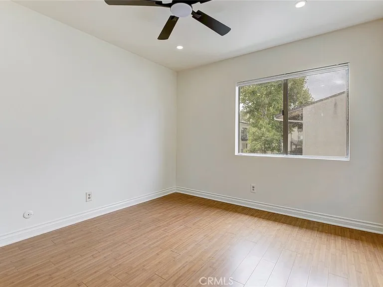 5460 White Oak Ave #K301 — Photo 5