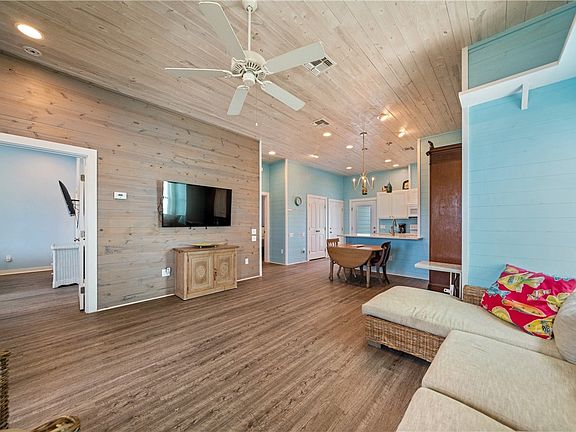 5th image of 225 Port Lavaca St