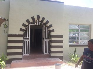 1216 Sesame St, Opa Locka, FL 33054